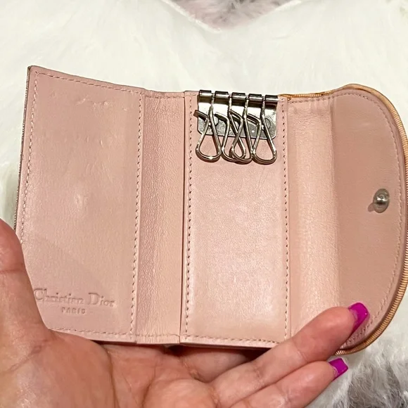 💖SOLD💖Dior Pink Trotter Key Holder - Picture 3 of 3